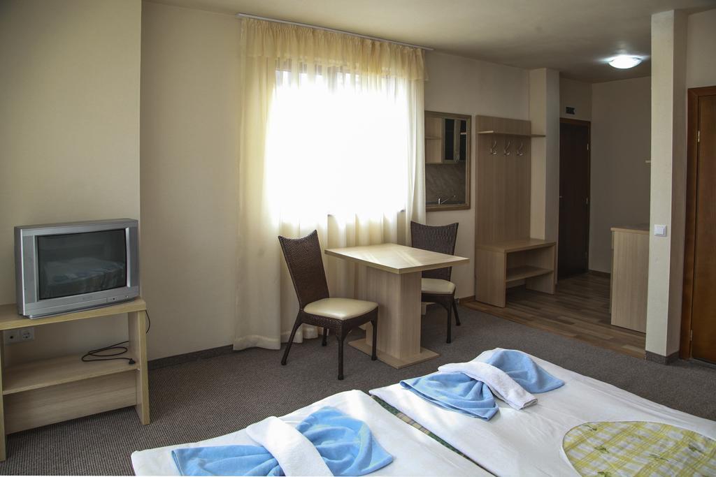 Ravda Bay Guest House Ngoại thất bức ảnh