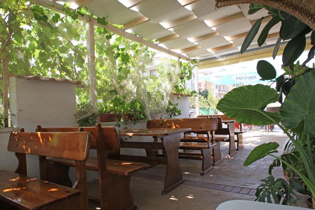 Ravda Bay Guest House Ngoại thất bức ảnh